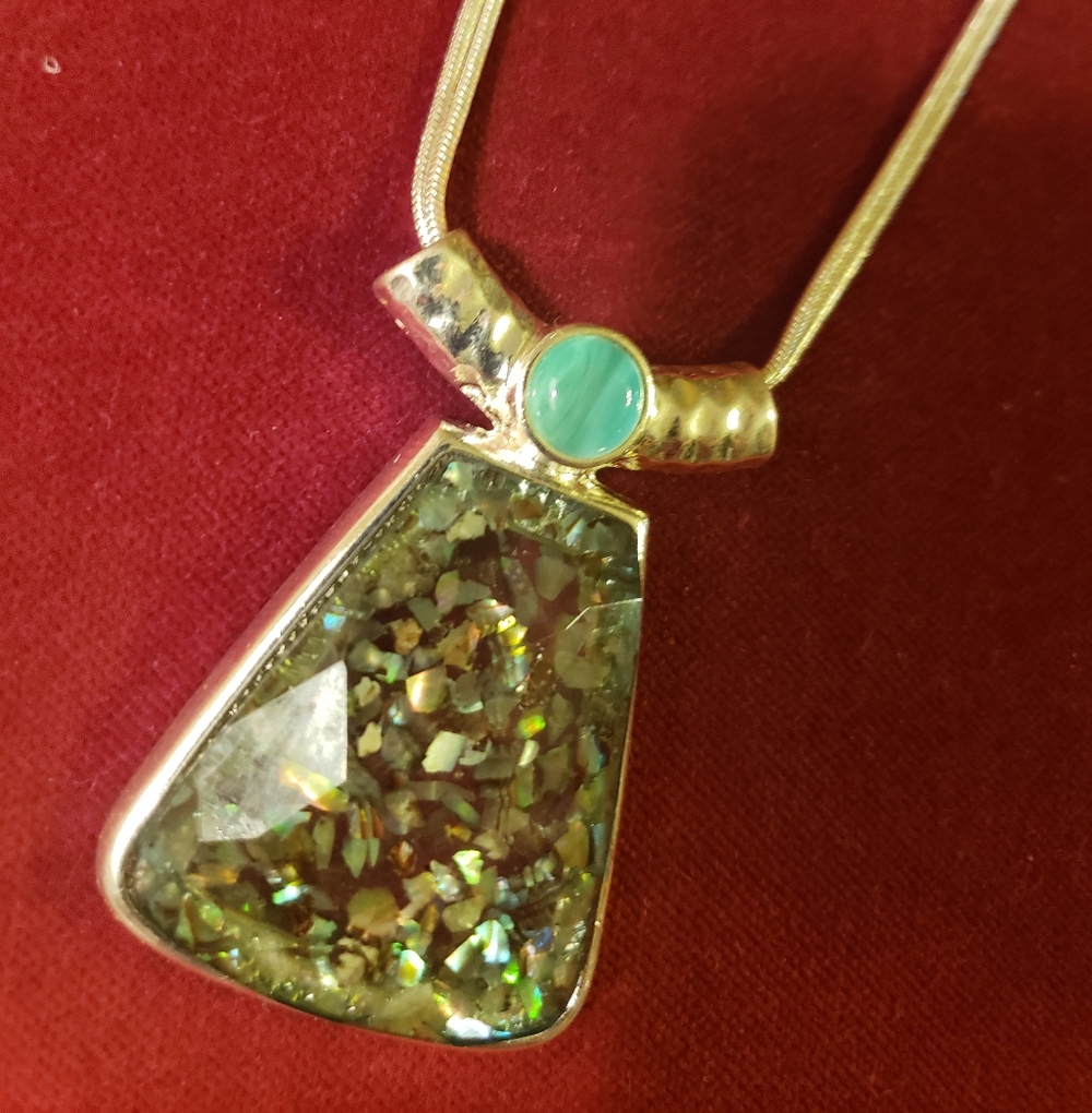 Mixit Necklace & Earring set Silver toned Pastel Green necklace 10" L 1.5" ering